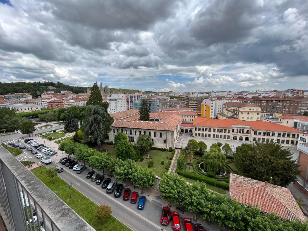 Atuaire Home Gran Apartamento Con Vistas A La Catedral De Burgos Bagian luar foto